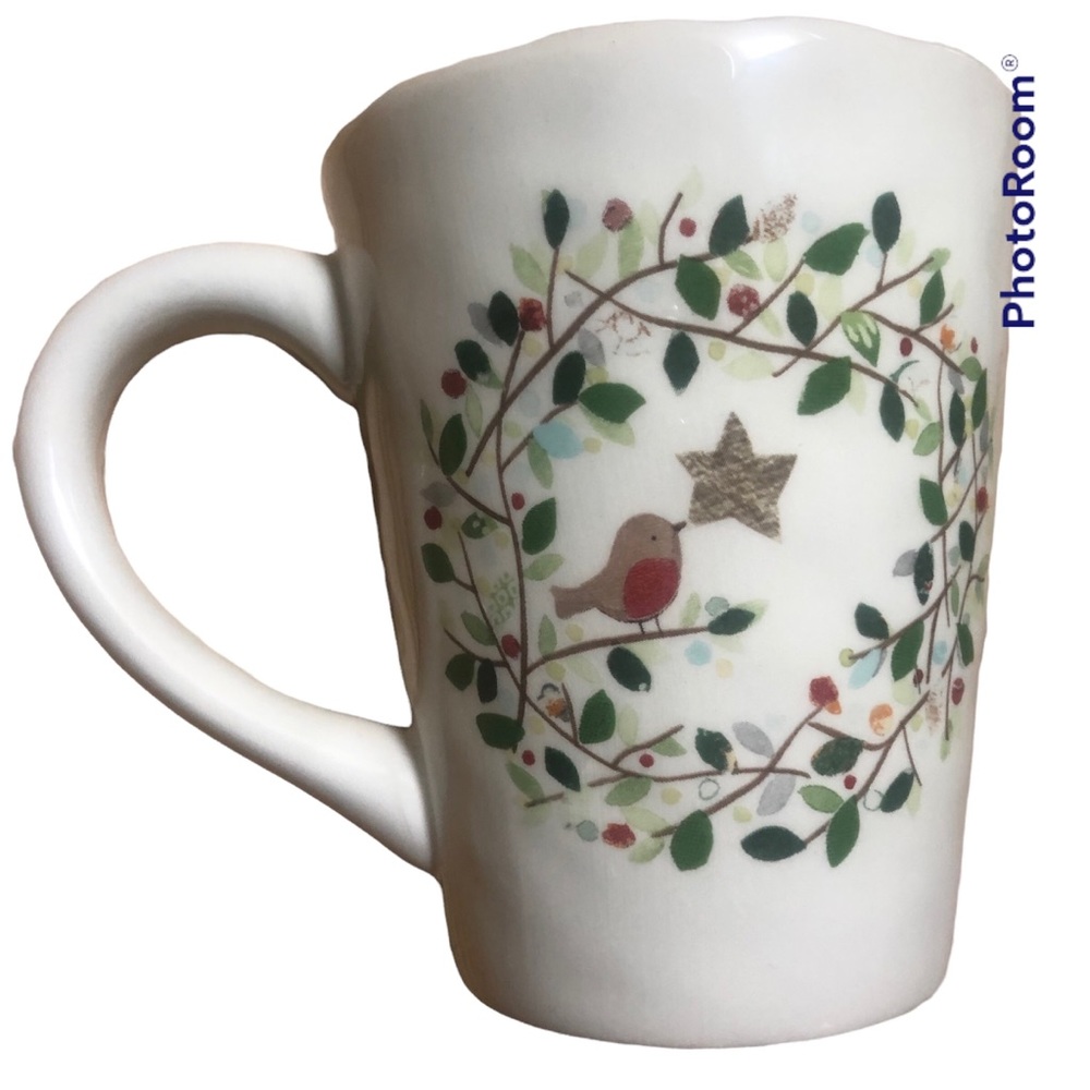 Bird With Star In Wreath Latte Mug